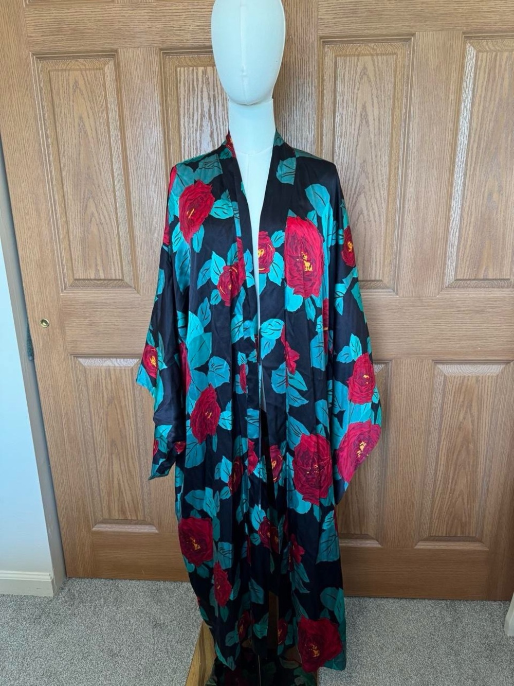 Vintage 80’s VS Gold Label Silk Robe